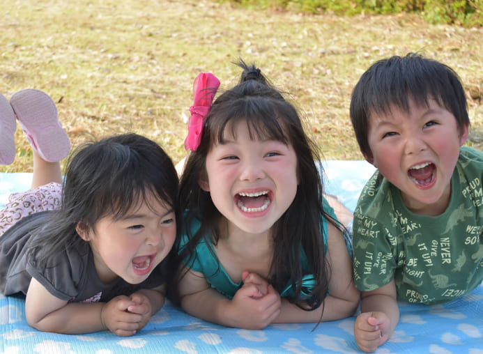 笑顔の子どもたち